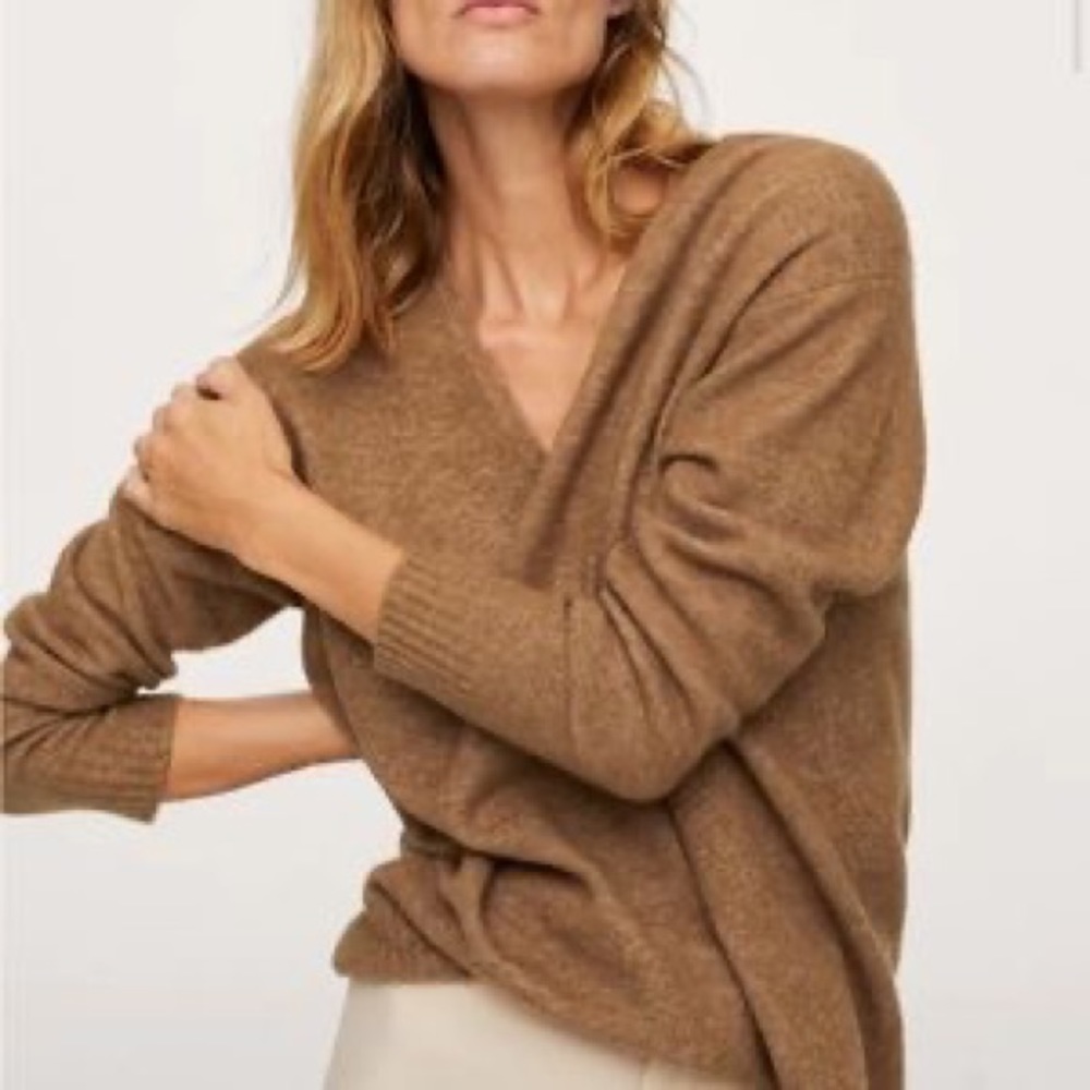 MANGO OVERSIZED V NECK SWEATER